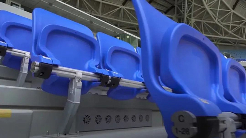 自动调控冷却系统让场馆清凉一下：观众席下的感知出风口